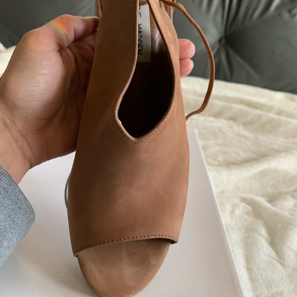 Steve Madden suede heel - Picture 2 of 4